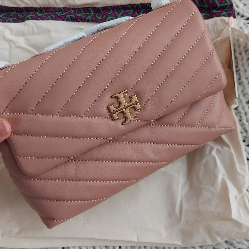 TORY BURCH New Kira Chevron Small Convertible Shoulder Bag - Pink - Picture 2 of 16